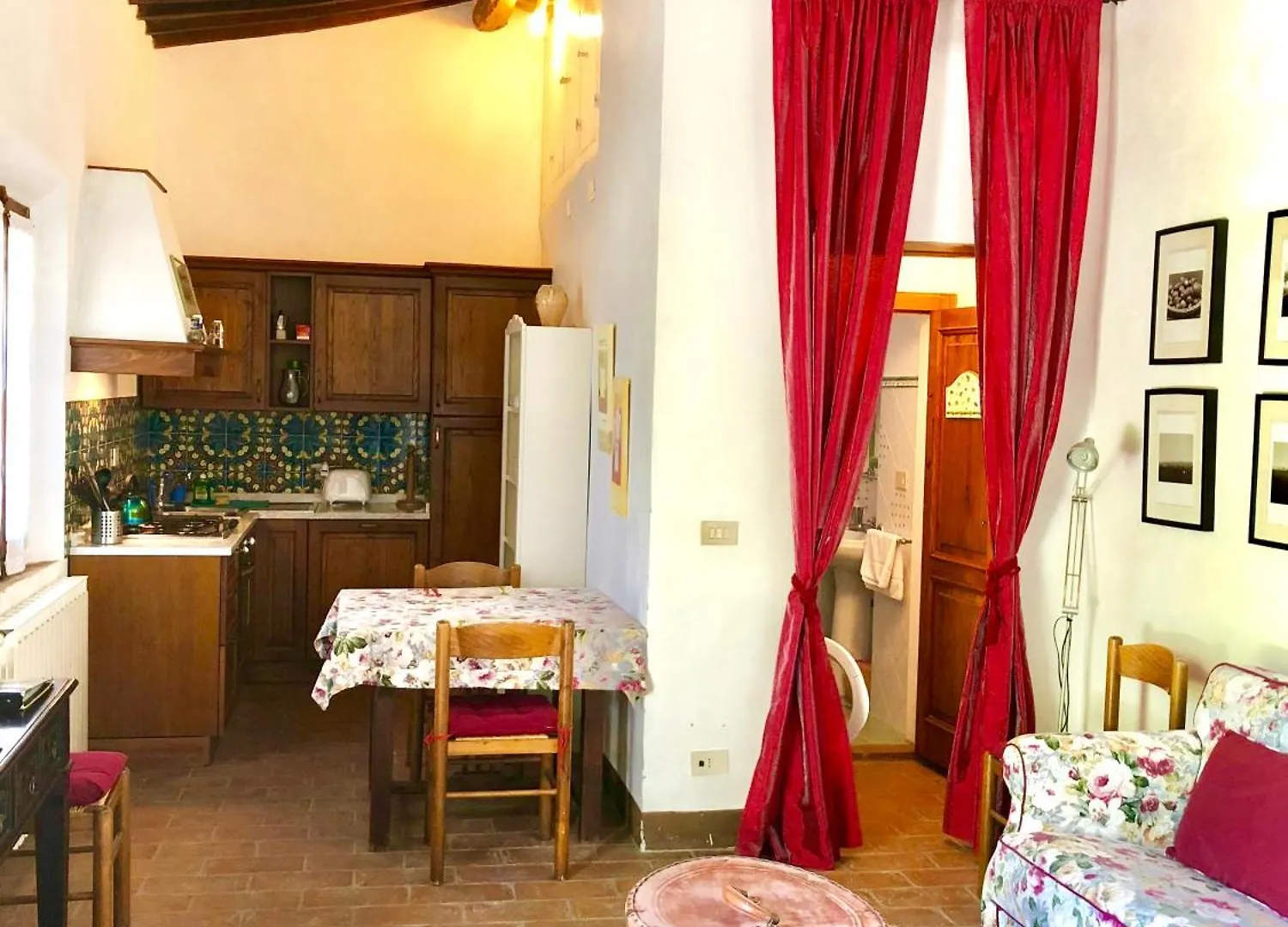 Tenuta di Corsano Monteroni dʼArbia 0*,